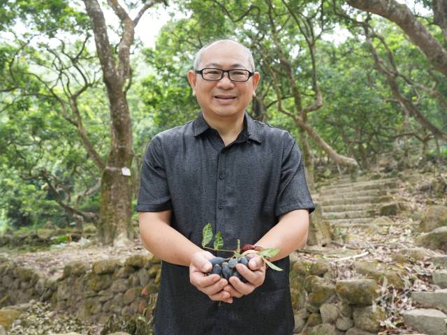 广州榄雕代表性传承人周汉军。