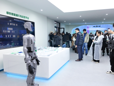 机器人服务Robotaxi，曹操出行与越疆达成合作