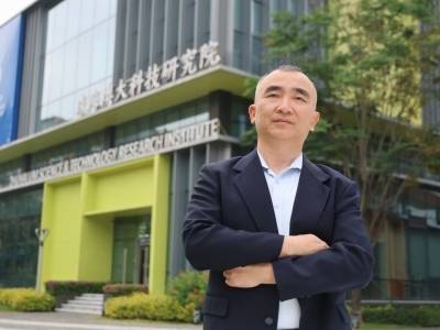 抱着新生儿举家回国，他在琴澳跨境攻关11年｜奋斗故事