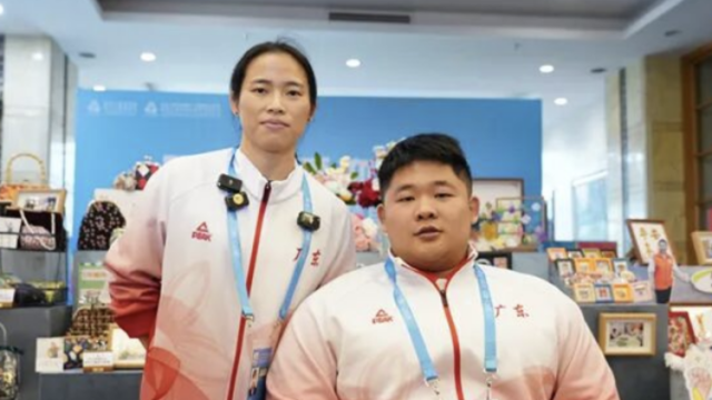 今日面孔｜并肩征战残特奥会！夫妻档“举”起新可能