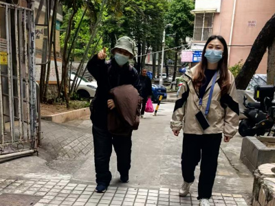 天地锁锁不住社区情，科苑社区助八旬老人平安归家