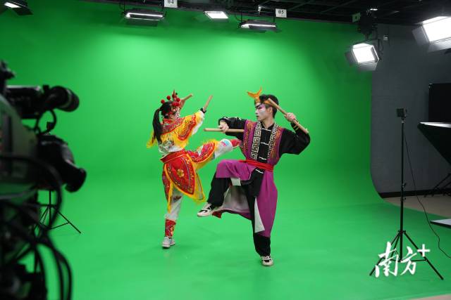 学生将英歌舞记录转化为数字模型。 学生将英歌舞记录转化为数字模型。