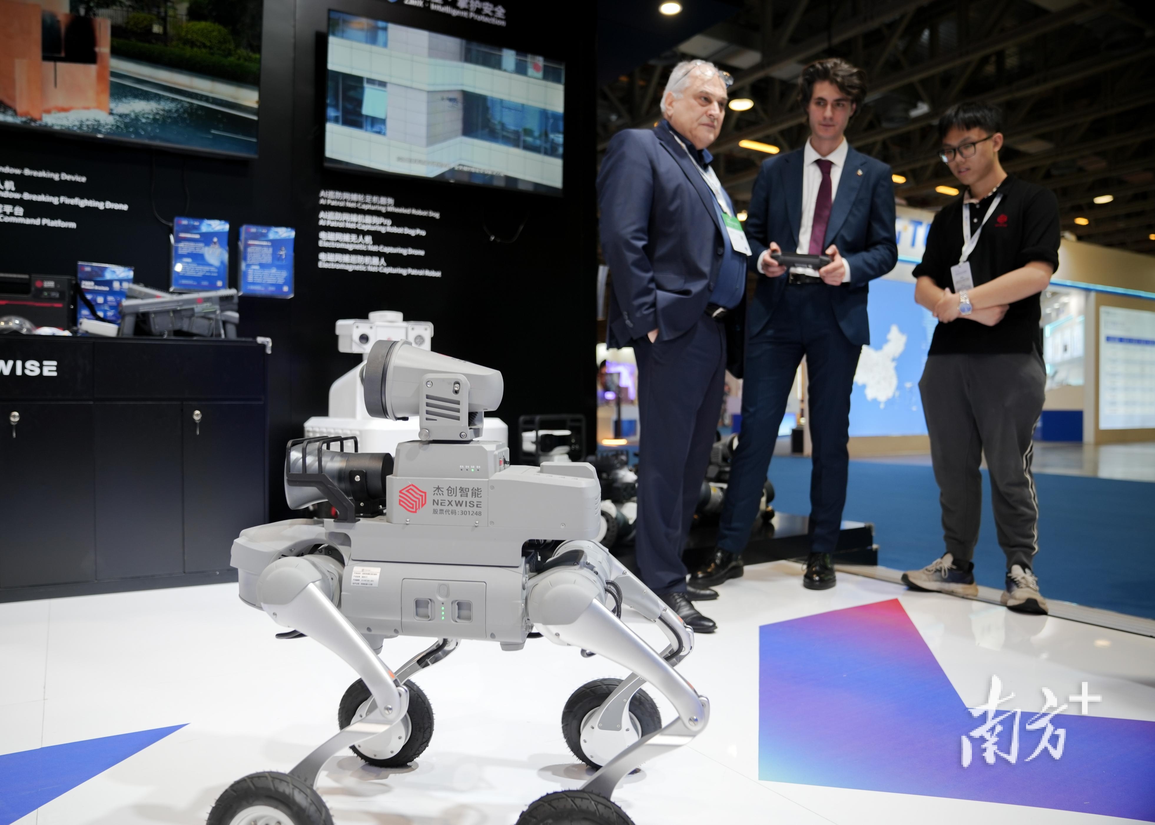 哈佛耶鲁互“撕”起来，比清北狠多了-虎嗅网, image size:3924x2803