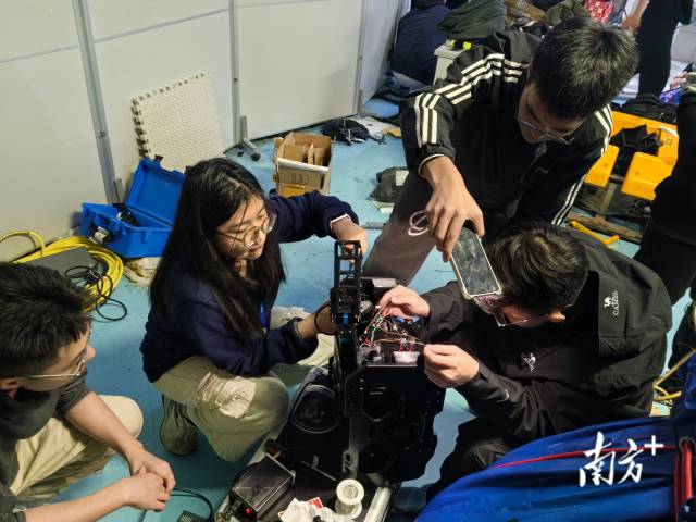 工学院学生在中国机器人大赛暨RoboCup机器人世界杯中国赛获佳绩。汕大宣供图