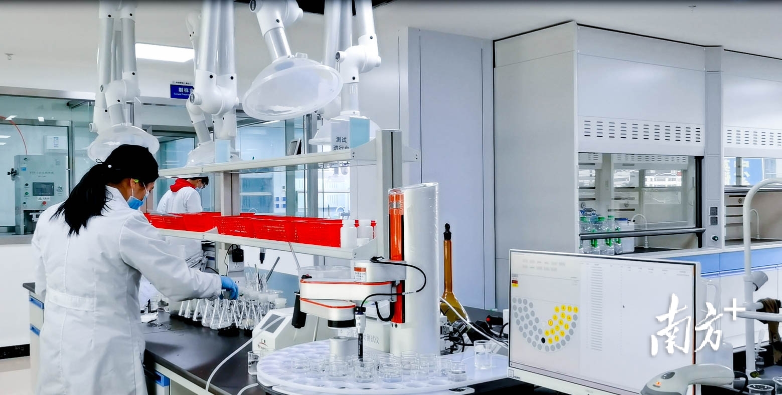 中联品检通过“检测+认证+技术支持”的一体化服务，已成长为制造业闯荡国际市场的“合规护航者”。