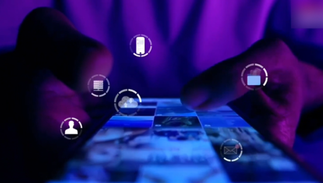 全球首个未成年人“社媒禁令”即将生效，保护孩子还是管得太宽？｜热聊冷观