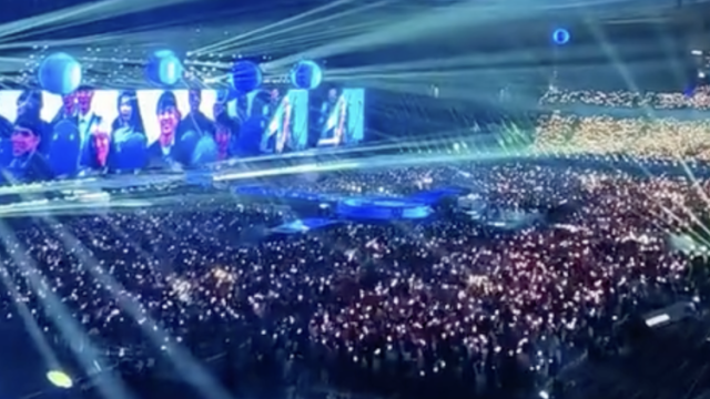 视频｜五月天现场致谢南沙：没有你们就没有今天的演唱会！