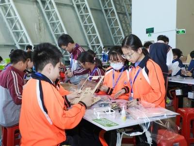 让机器人“上天入地”！广东省创意机器人大赛落幕