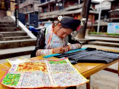 乌英苗寨换新颜：粤桂协作下的山乡巨变（节选）｜粤桂协作好故事