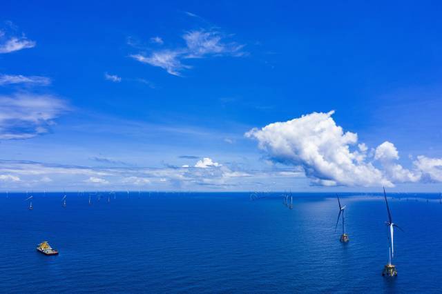 “海洋牧场+海上⻛电”是阳江的重要探索。