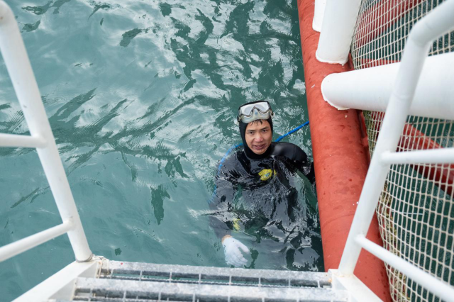 黄锦尧成为叶悦和的“水下眼睛”。