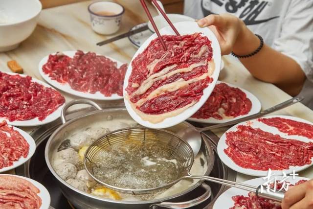 潮汕牛肉火锅。 潮汕牛肉火锅。