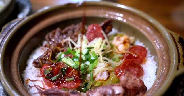 崖口村富硒米煲仔饭。