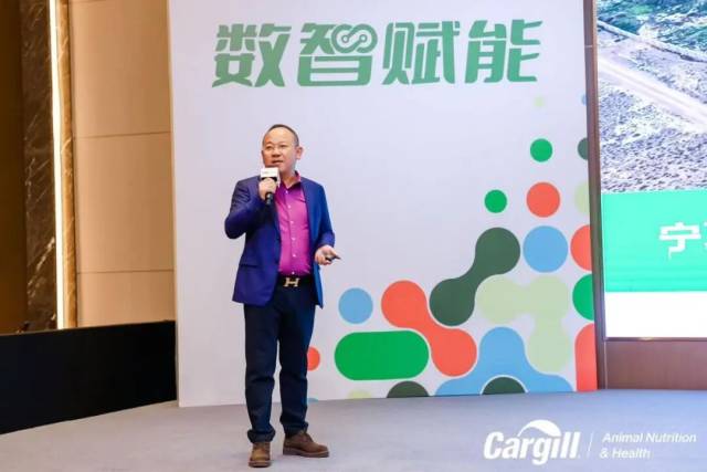 宁夏桂柳犇牛牧业负责人邱龙志 宁夏桂柳犇牛牧业负责人邱龙志