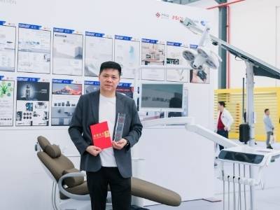 再获佛山“市长杯”大奖，云途牙椅用AI定义口腔诊疗新体验