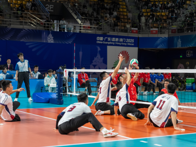 残特奥会坐式排球赛场来了一群特别观众