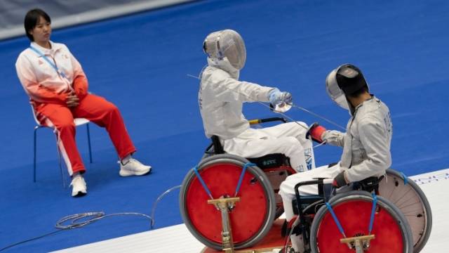 三年，从重伤瘫痪到成为击剑冠军！轮椅击剑男子佩剑C级个人赛广东黄晋冬夺金