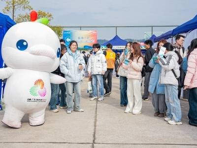 超1.5万优质岗+高薪集结！“百万英才汇南粤”组团长沙揽才