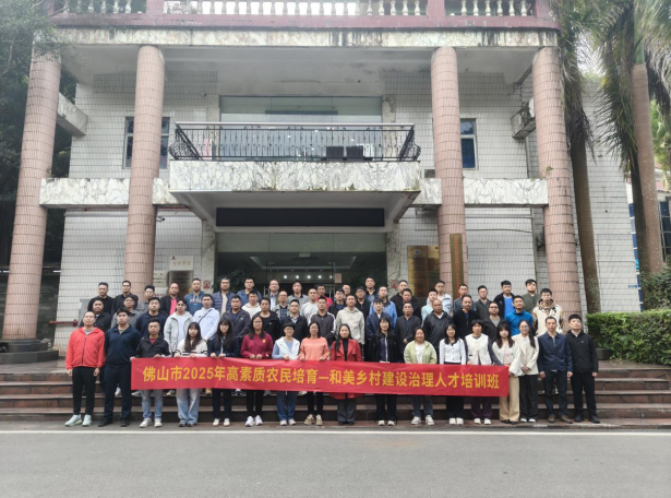 学员走进广东广信通信服务有限公司实训基地实践。 学员走进广东广信通信服务有限公司实训基地实践。