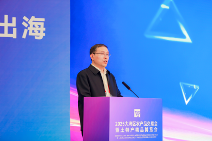 蒲县县委常委、常务副县长任丽岗