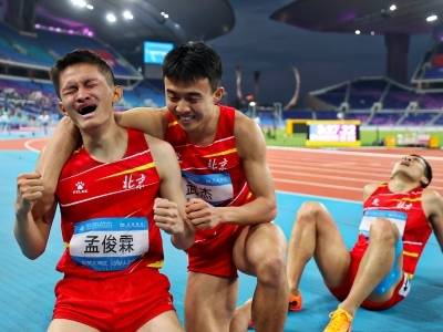 欢笑拥抱泪水，微光照亮微光｜残特奥会每日精选（12月14日）