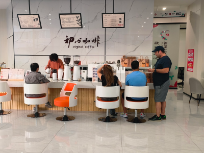 湾区潮涌处 福田改革兴｜党群服务中心“大变身”！深圳福田市民：如逛便利店般自然