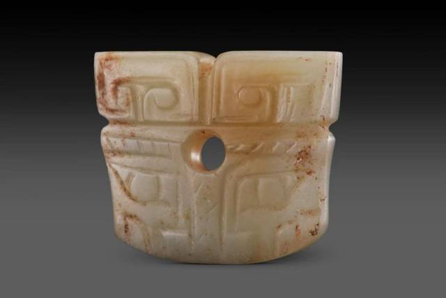 后刘家塔墓地出土玉兽面饰 后刘家塔墓地出土玉兽面饰