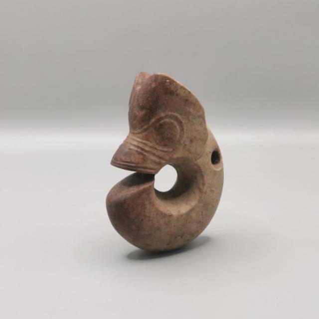 郑家沟遗址一号积石冢出土玉龙 郑家沟遗址一号积石冢出土玉龙