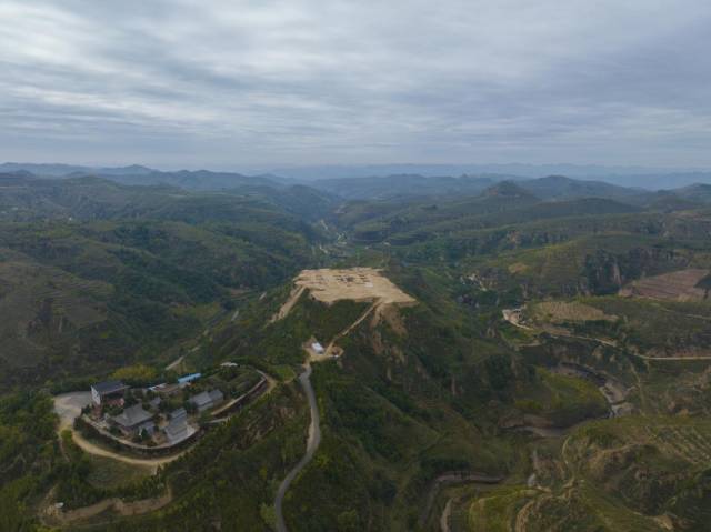 寨沟遗址核心区远眺 寨沟遗址核心区远眺