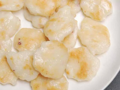 从路边摊到SC认证工厂：茂名“墨鱼饼村”年销60万斤、营收破2000万元