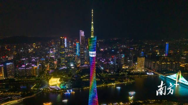 伽师新梅点亮广州塔。