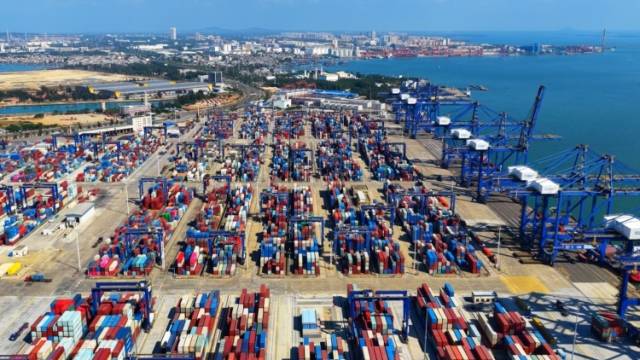 海南正式封关，哪些企业能喝上“头啖汤”？｜聊点“政经”事