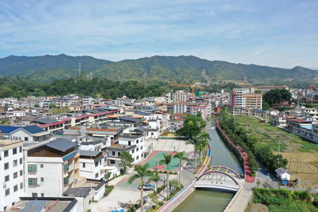 首批典型镇黄槐镇