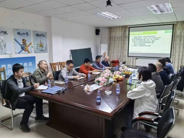 专家团队与京基智农技术交流