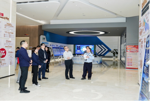 专家学者一行参观南太云创谷智造园区谷智造
