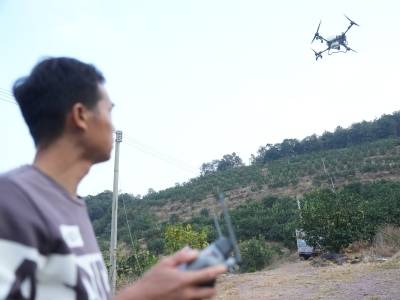 蹲点梅州山村：10多万买架无人机，2个月就回本！山坳里的“3J”新农活｜珏察