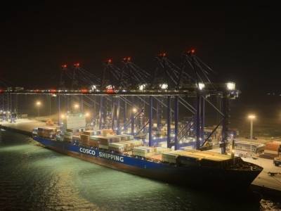 硬核贺礼！海南封关首夜，洋浦港吞吐量突破300万标箱