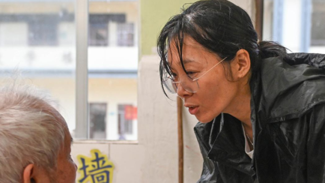 刘名芳：“群众的生命比我的命更重要”