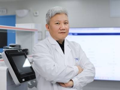 徐强：病毒“猎手”，“顶天立地”打造创新闭环