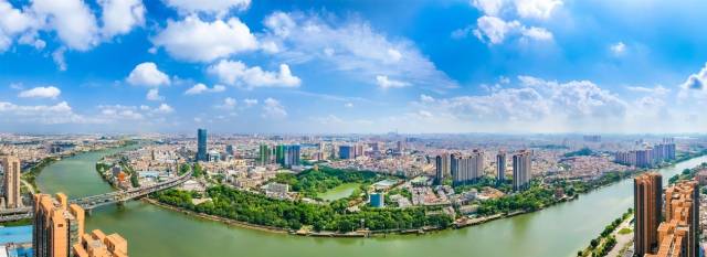 小榄镇奋力打造产城融合、城乡融合现代化小城市。