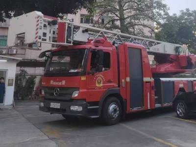 为民解忧，安全至上！水荫西社区主动出击摘除“悬顶之蜂”