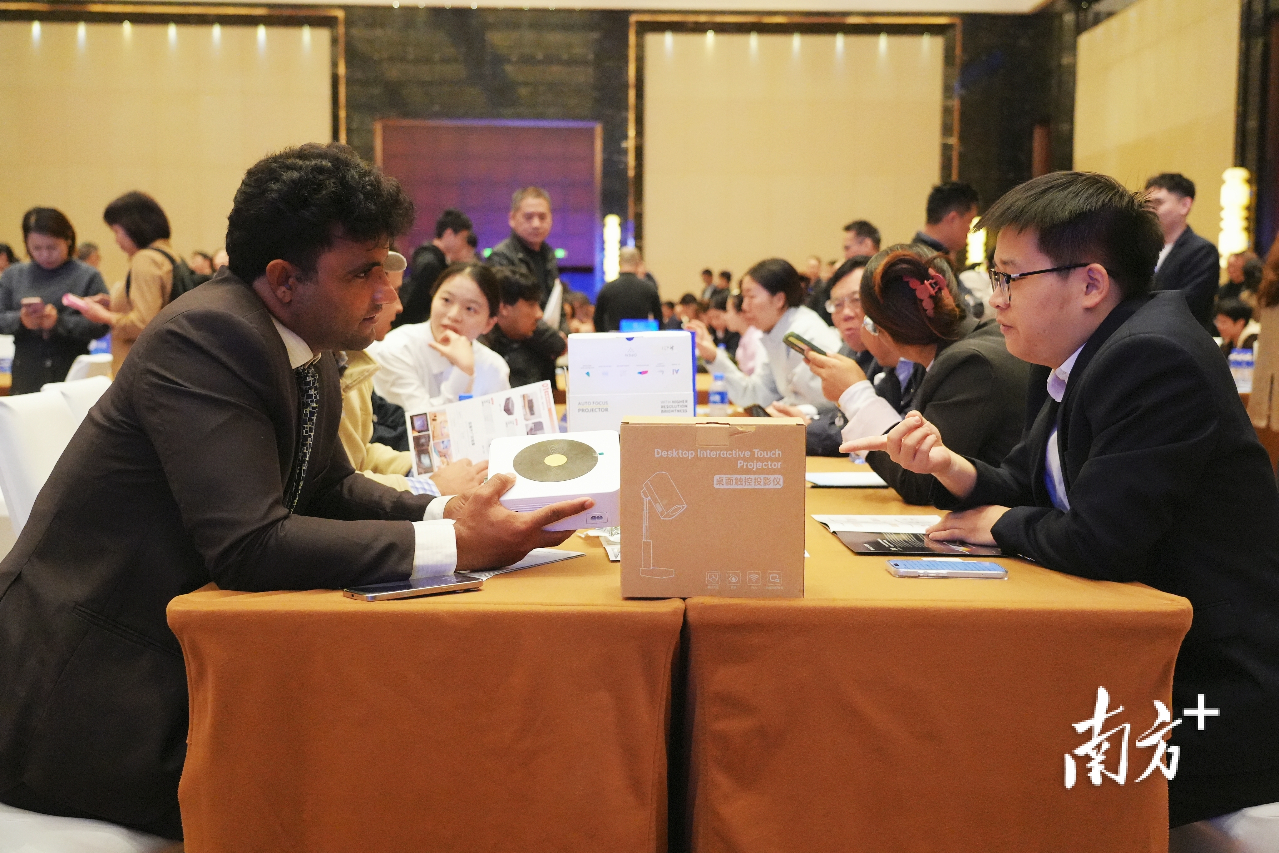    南方+ 钱文攀 拍摄