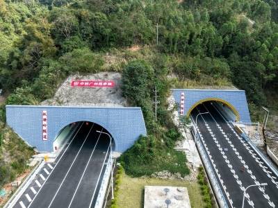 “豆腐里打洞”！他们这样凿通粤西天险