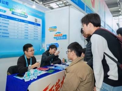 市长化身“首席招聘官”！江门82家用人单位超2200个岗位赴鹏城之约