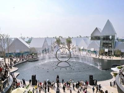 网友惊呼“全东莞人都来了！”万象滨海购物村开业首日，有多火爆……