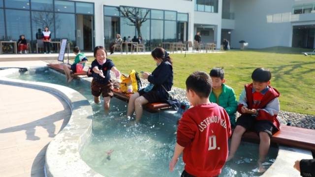 泡温泉、跃龙门！打卡广东首个温泉服务区