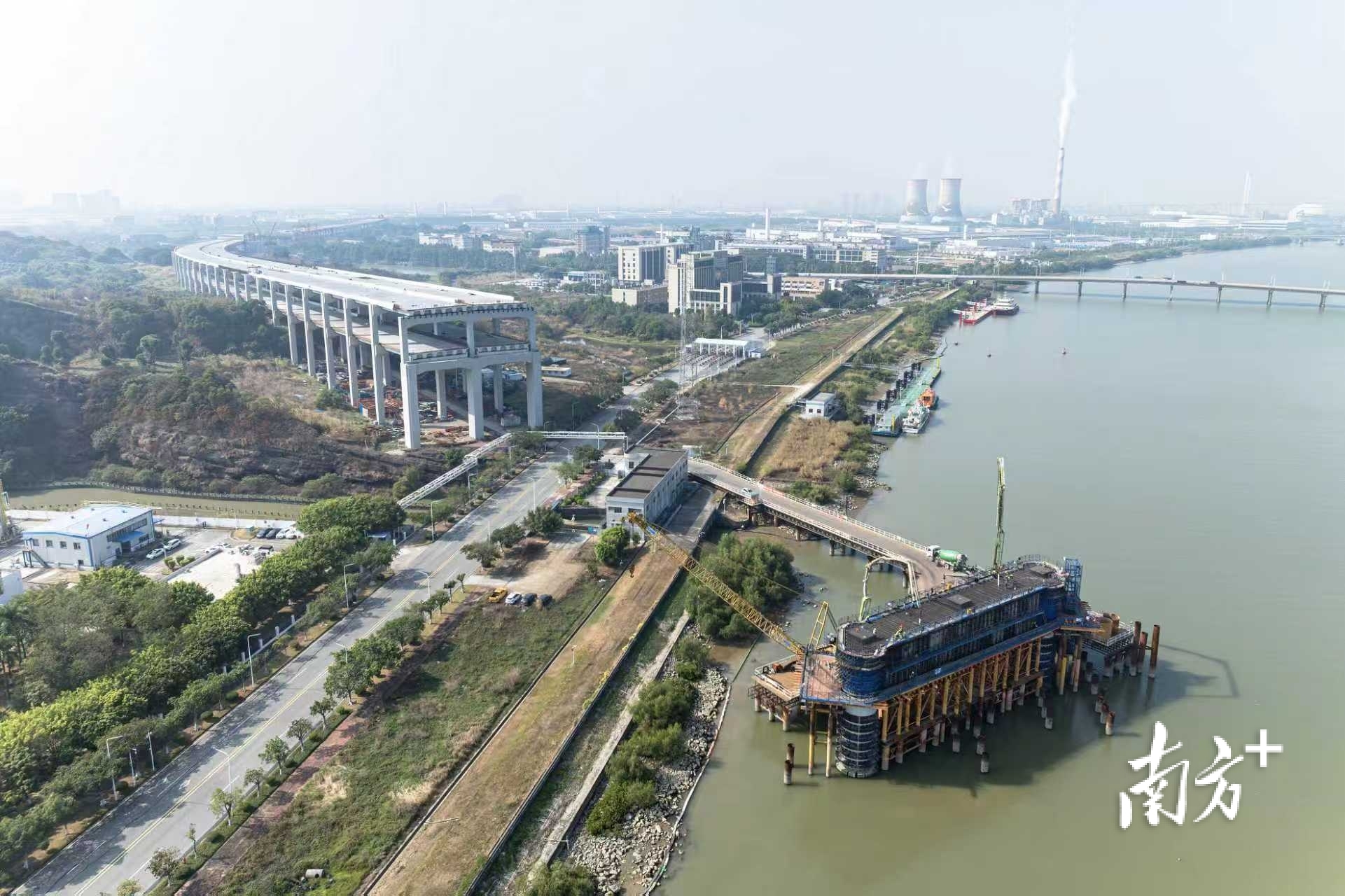 最大盖梁成功浇筑！狮子洋通道建设迎新进展