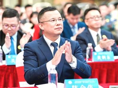 龙岗新力量⑯｜“新龙岗人”陈金伟：以专业精神书写城市记忆