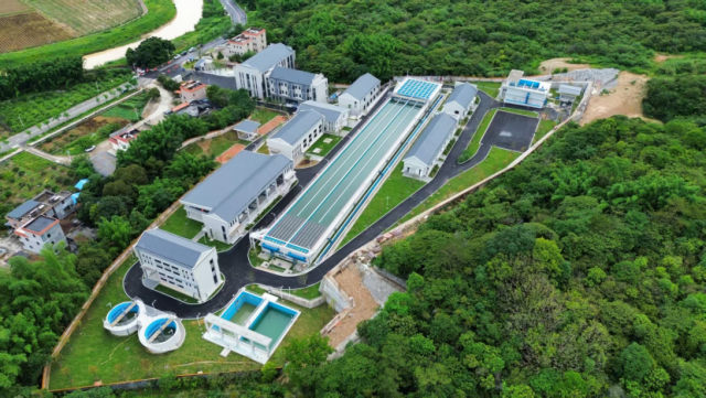 白水寨水厂解决了当地用水问题。