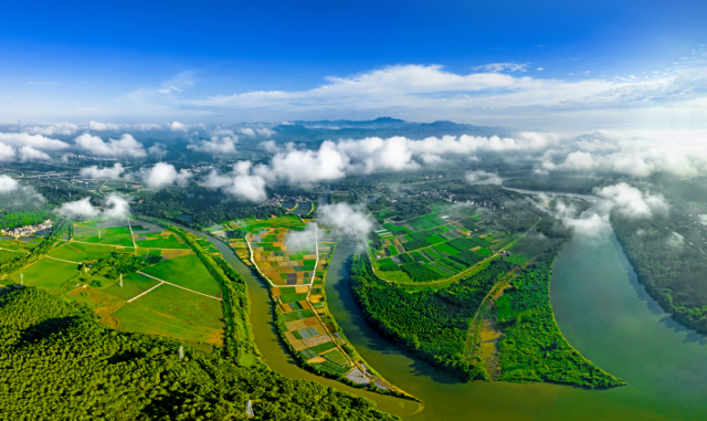派潭河流域青山绿水，有着良好的社会效益与经济效益。